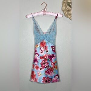 Victoria’s Secret‎ Blue Lace Floral Satin Babydoll Nightie Size Small